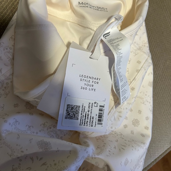 FABLETICS Elegant Cream Leggings for Women - Picture 4 of 4